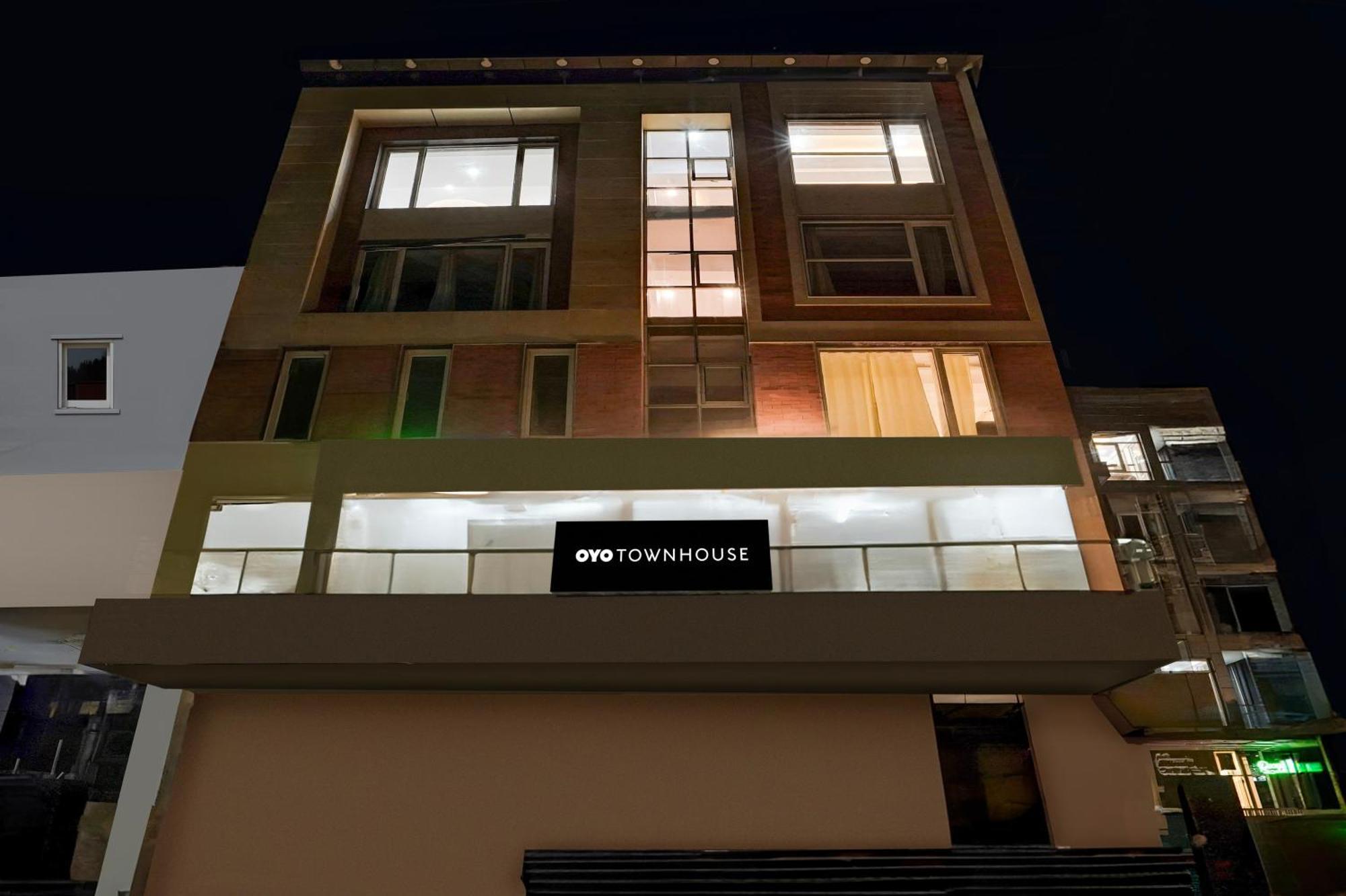גאזיאבאד Townhouse Hotel Grand Emporio By Sbg Near Vaishali Metro Station מראה חיצוני תמונה