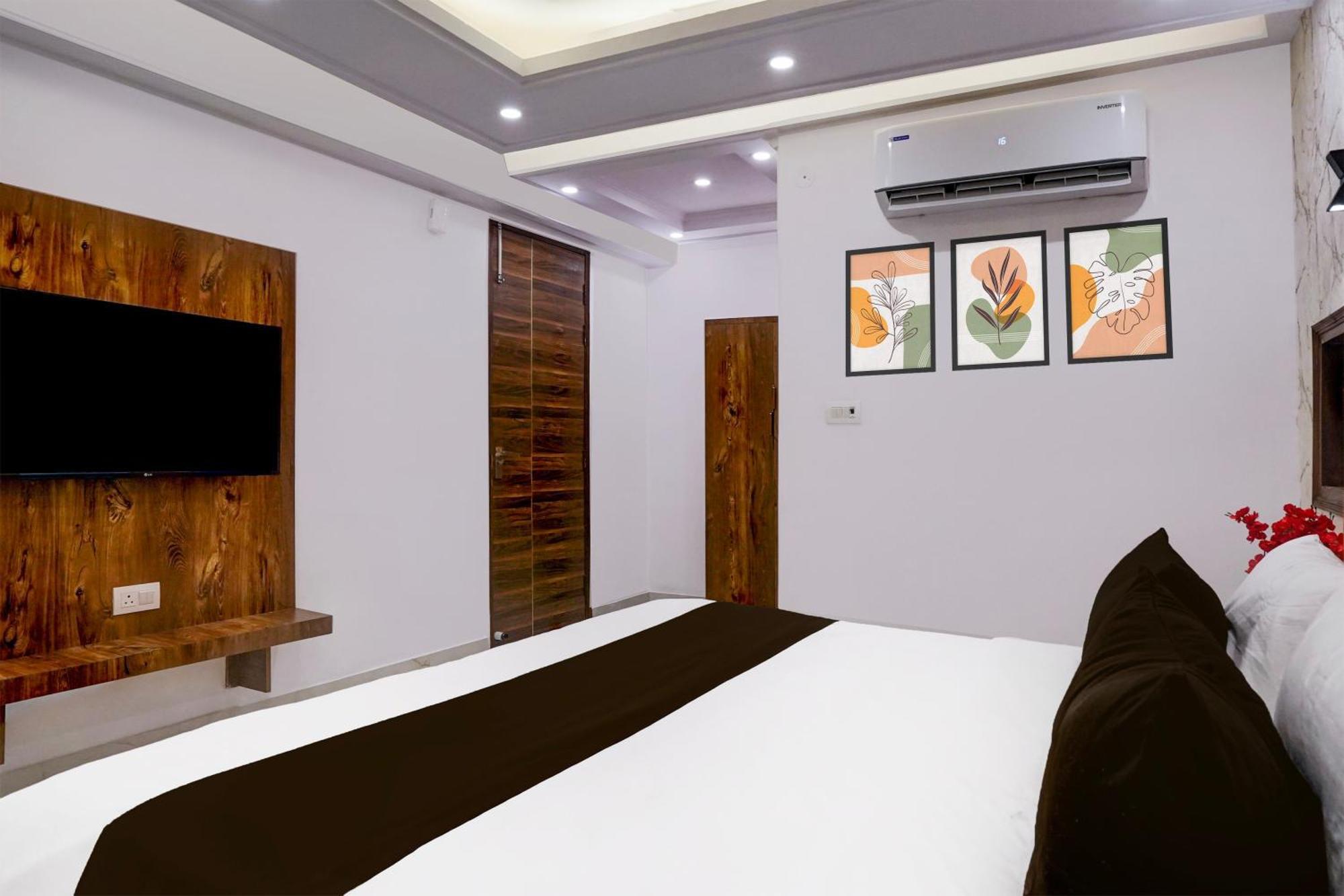 גאזיאבאד Townhouse Hotel Grand Emporio By Sbg Near Vaishali Metro Station מראה חיצוני תמונה