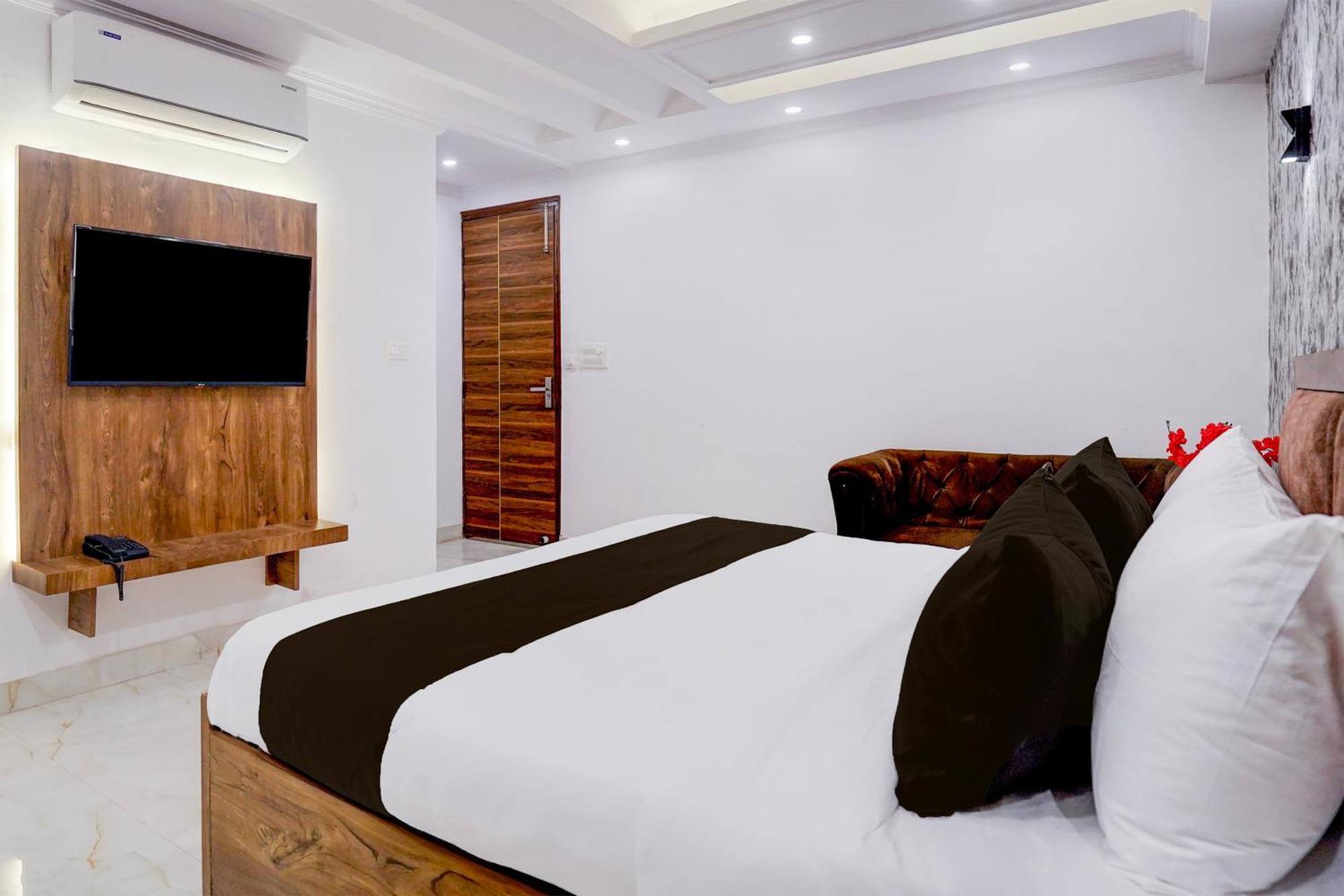 גאזיאבאד Townhouse Hotel Grand Emporio By Sbg Near Vaishali Metro Station מראה חיצוני תמונה