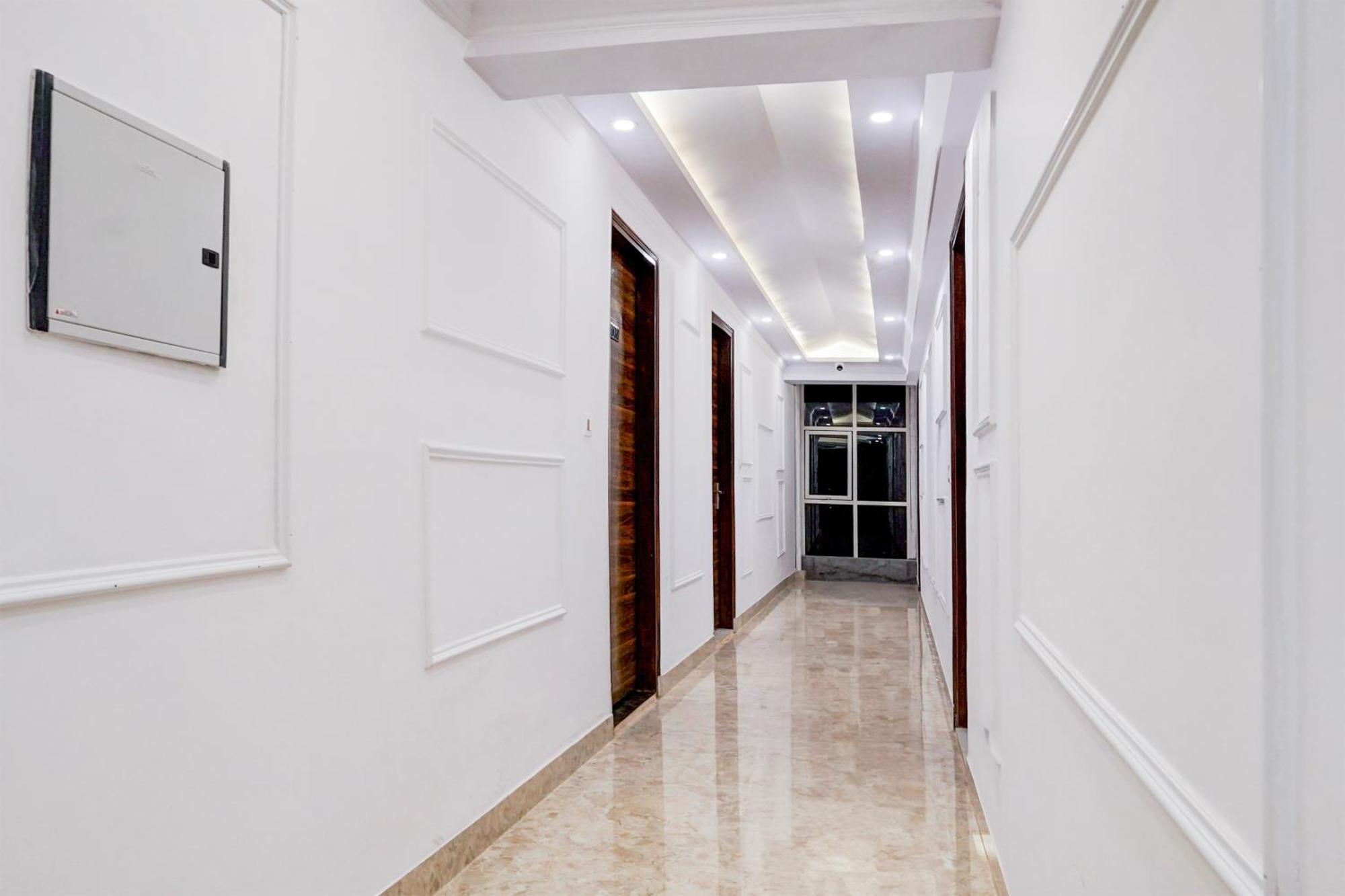 גאזיאבאד Townhouse Hotel Grand Emporio By Sbg Near Vaishali Metro Station מראה חיצוני תמונה